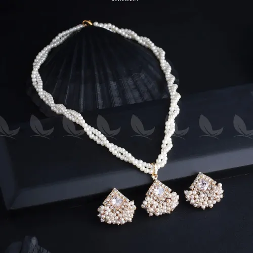 Pendant Necklace - Product Image