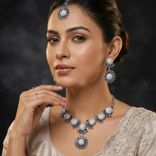 Aquilegia Necklace Set - Product Image