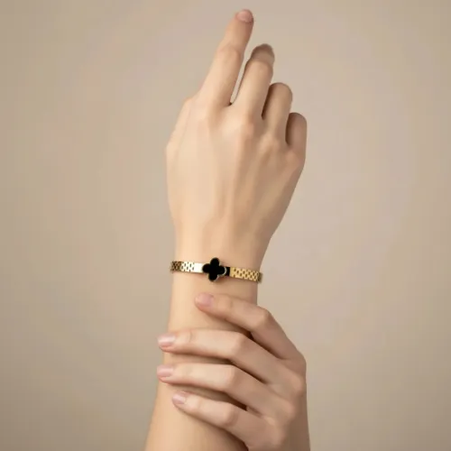 Clover Leaf Motif Bracelet - Product Image